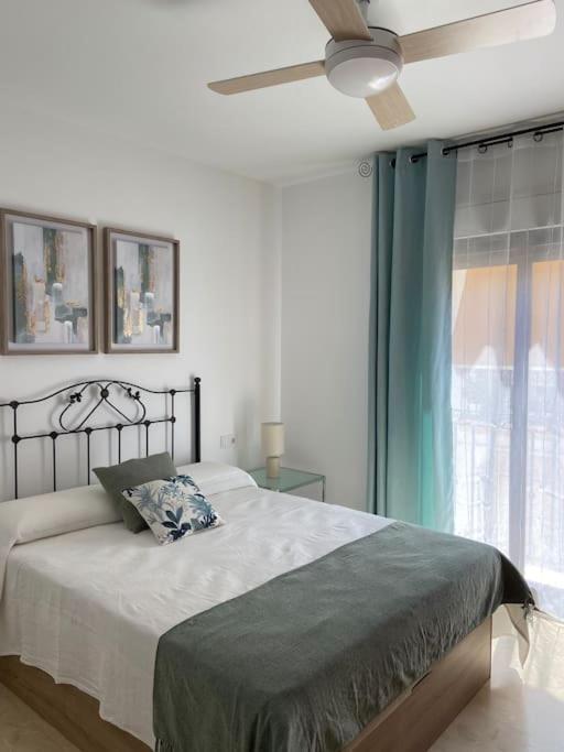 Beach And City Apartment A 50M De La Playa فوينخيرولا المظهر الخارجي الصورة