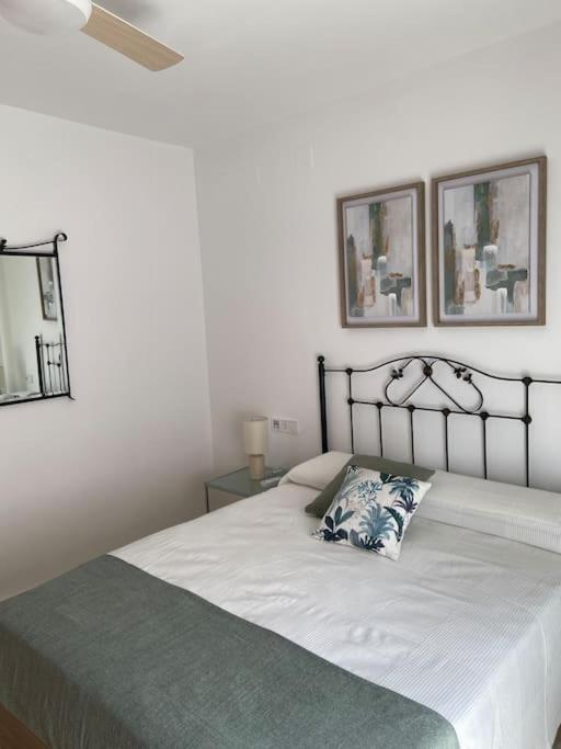 Beach And City Apartment A 50M De La Playa فوينخيرولا المظهر الخارجي الصورة