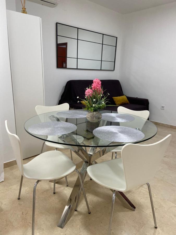 Beach And City Apartment A 50M De La Playa فوينخيرولا المظهر الخارجي الصورة